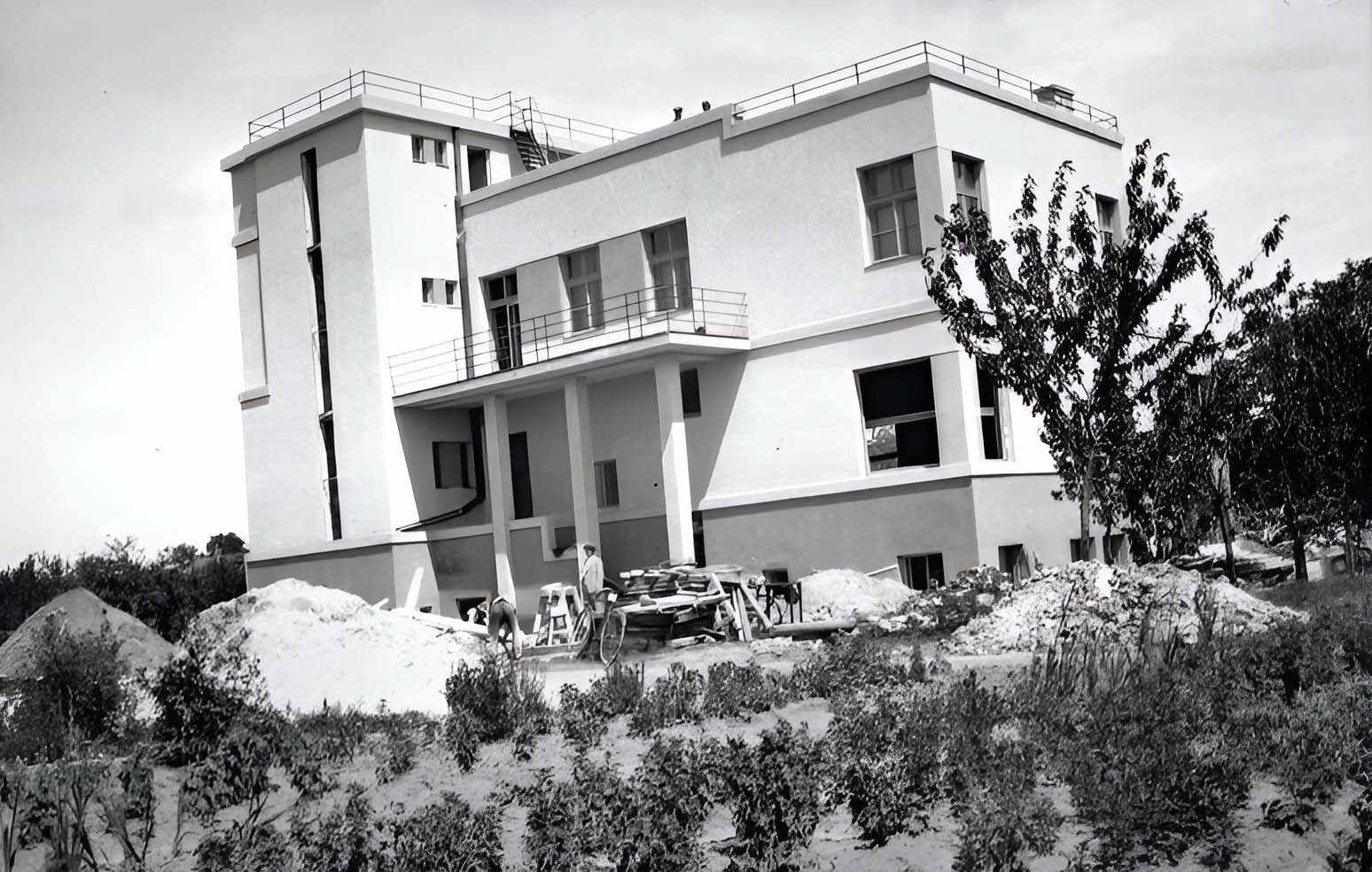 Vila Mozer neposredno nakon izgradnje 1931. – ulaz (fotografiju snimio arh. Zloković)